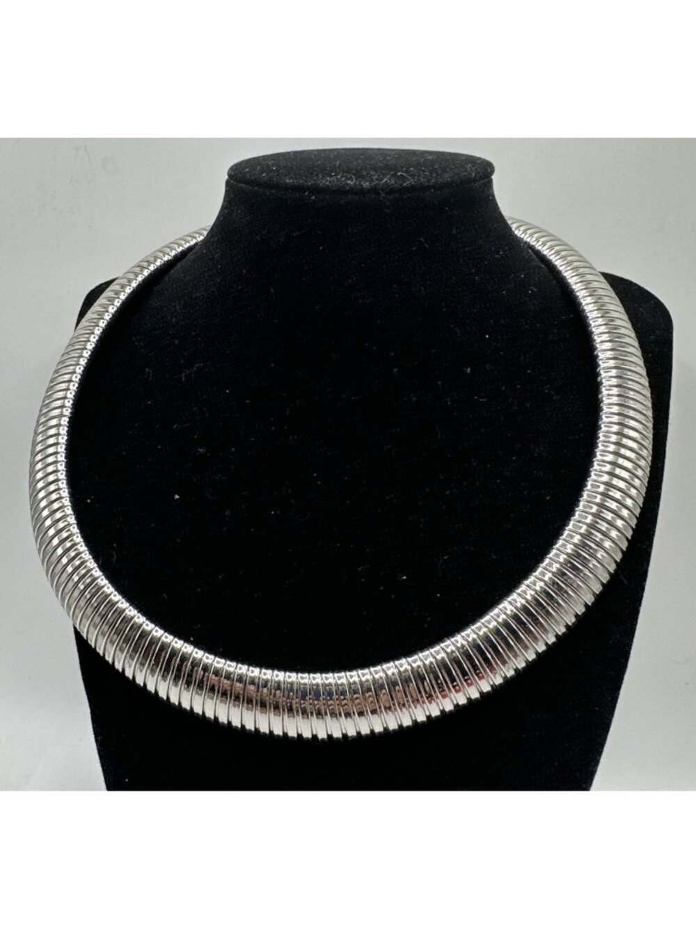 Chico’s omaga coil chocker 4” ext lobster clasp silvertone